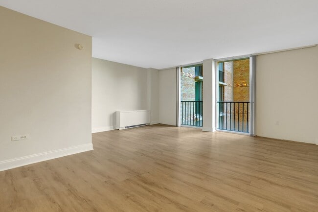 Building Photo - Studio Condo with all utilities included f...