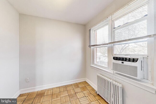 Building Photo - 1726 N Quinn St