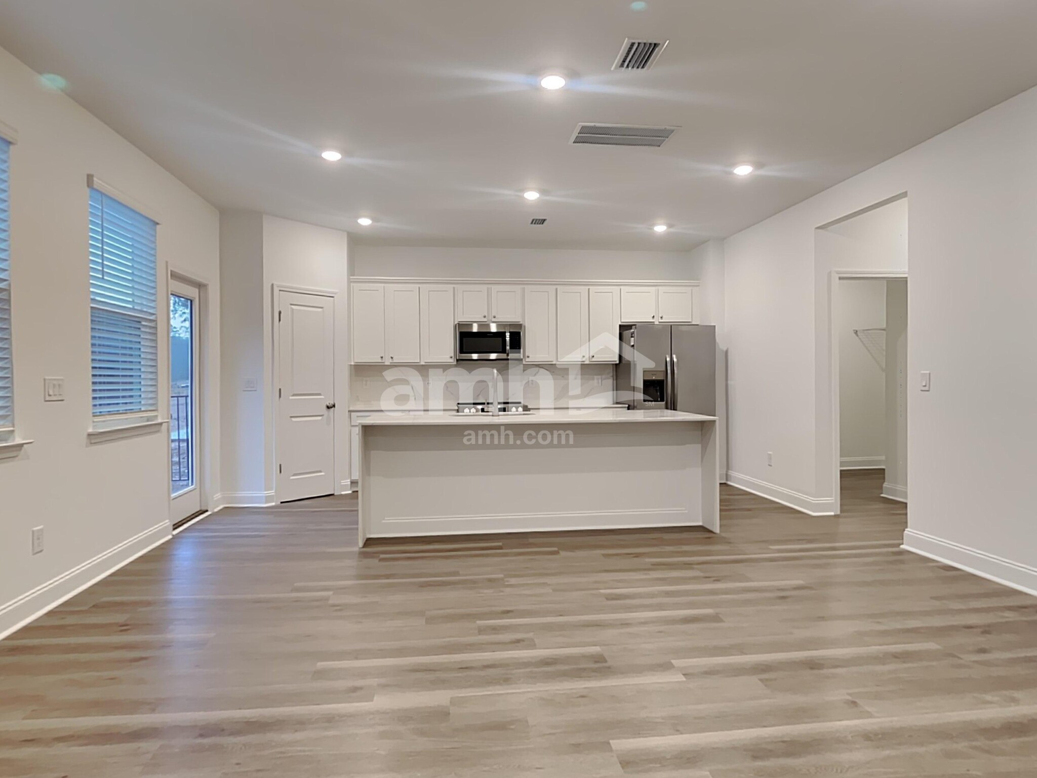 Building Photo - 5500 Front St