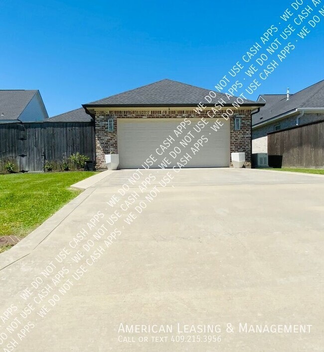 Building Photo - 3405 Pond Circle