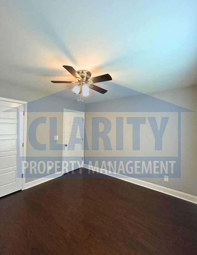 Building Photo - Charming 3 Bedroom, 2 Bath Home with Spaci...