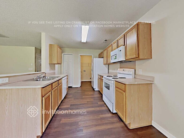 Building Photo - 2636 Captains Watch Rd NE