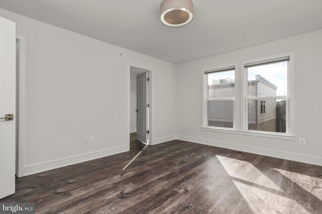 Building Photo - 14583 Lakestone Dr