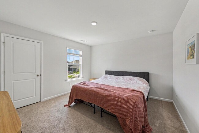 Building Photo - 296 Blue Haw Dr