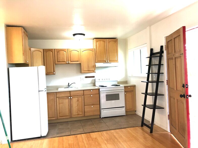 Building Photo - 3019 Bateman St
