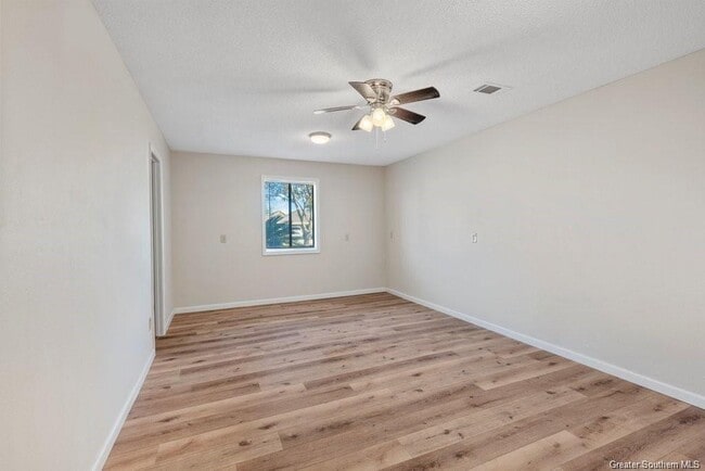 Building Photo - 4900 E St Charles Ave