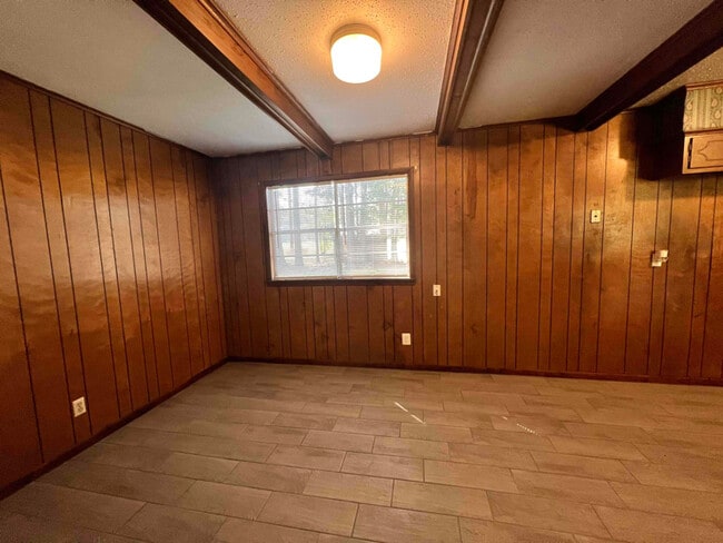 Building Photo - 14616 Joan Dr