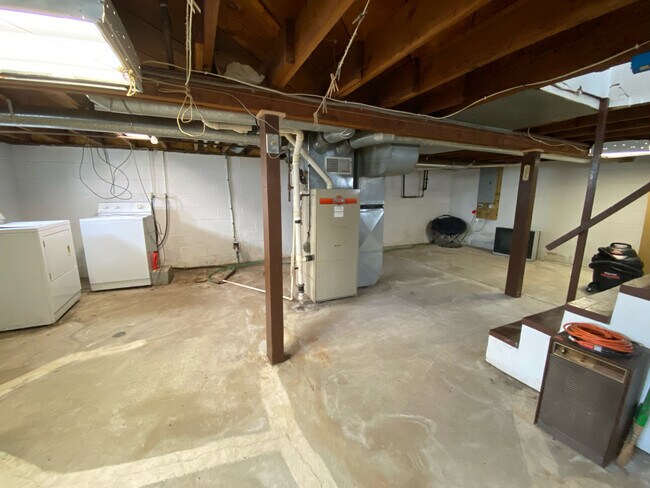 Building Photo - 900 4th Ave NE