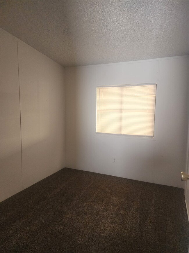 Building Photo - 691 Church St