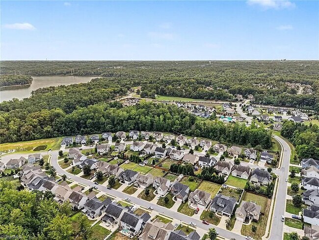 Building Photo - Lease to Own