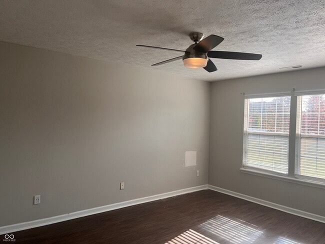 Building Photo - 10937 Snowdrop Way