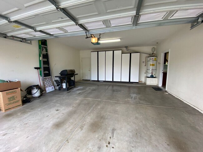 Building Photo - CLEAN AND SPACIOUS 4 BED, 2.5 BATH WITH COVERED BACK PATIO AND LUSH LANDSCAPING IN WESTLAKE COMMU...