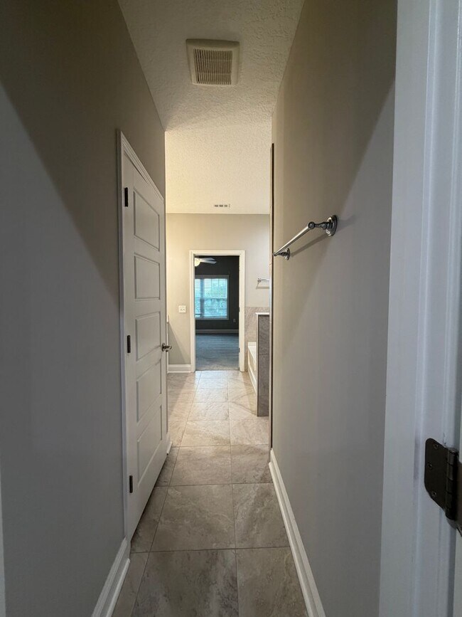 Building Photo - 158 The Villas Wy