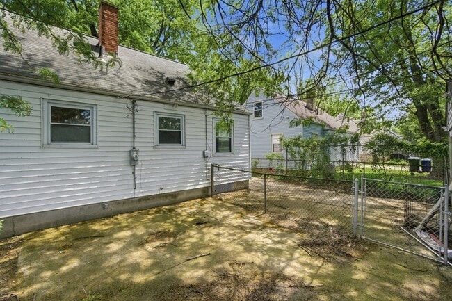 Building Photo - 3267 Walmar Dr