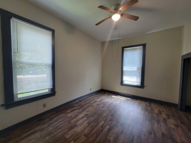 Building Photo - 508 3rd St