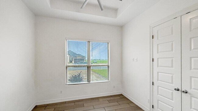 Building Photo - 5106 Sebastian Dr