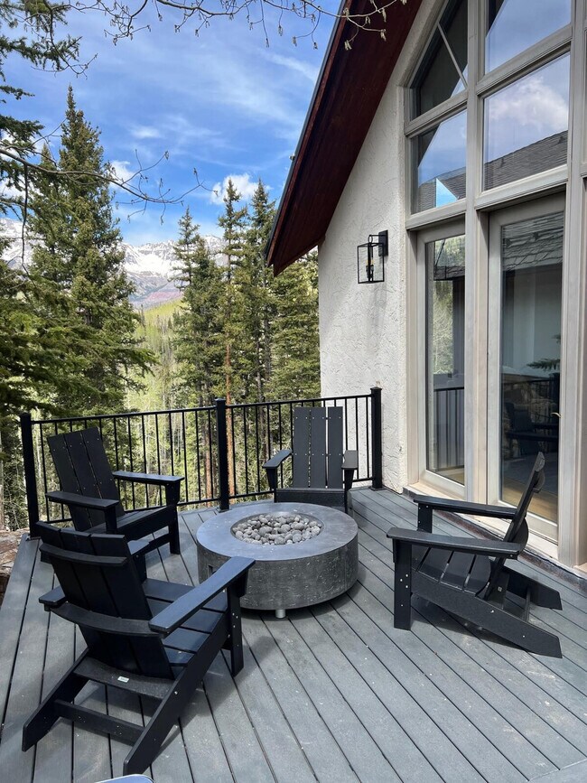 Building Photo - 116 Winterleaf Dr