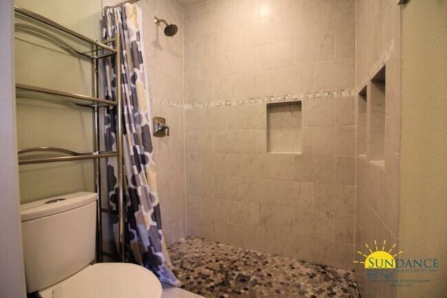 Building Photo - Great 3 Bedroom Home in Fort Walton Beach