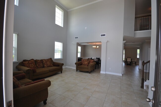 Building Photo - Large Home at Work Golf Village