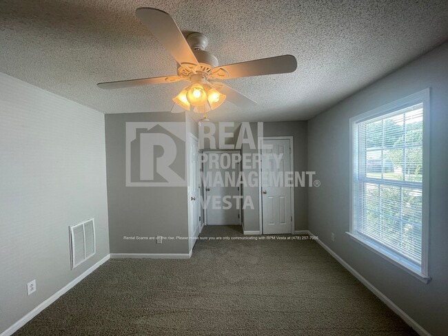 Building Photo - 416 Simsbury Ridge