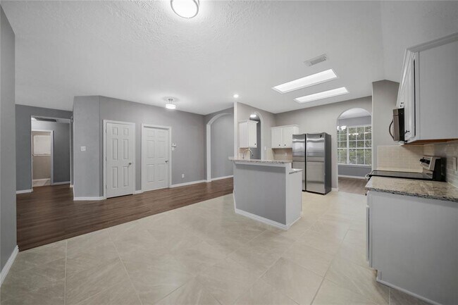 Building Photo - 22028 Knights Cove Dr