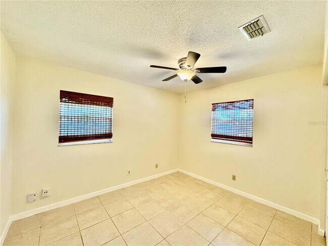 Building Photo - 29 Foxhall Ln