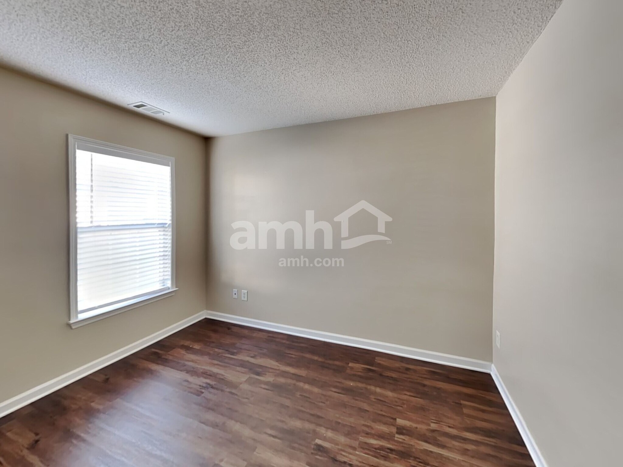 Building Photo - 212 Ashland Dr