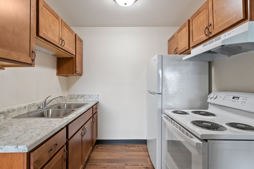 Primary Photo - Kelly Street Villas