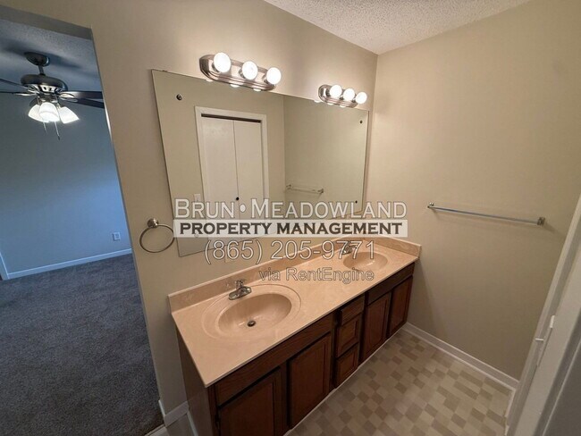 Building Photo - 103 Mapletree Ln