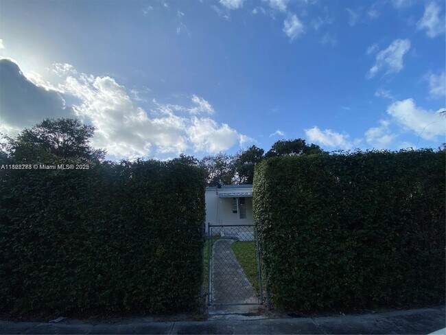 Building Photo - 170 NW 49th St