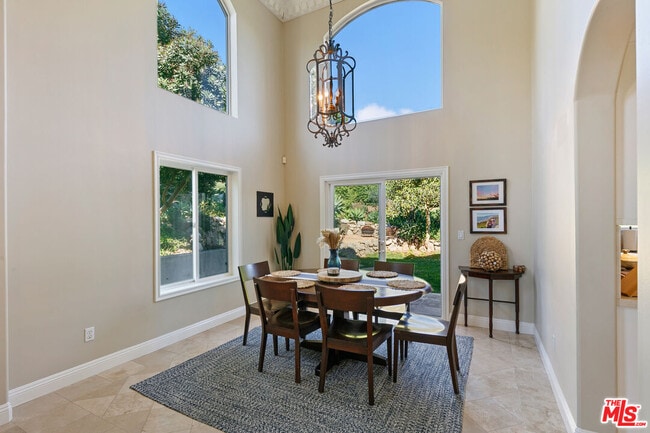 Building Photo - 28905 W Beach Ln