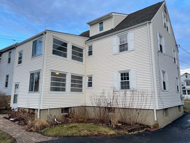 Building Photo - Seymour