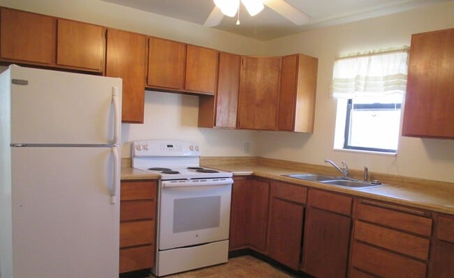 Building Photo - 511 Belmont Ave