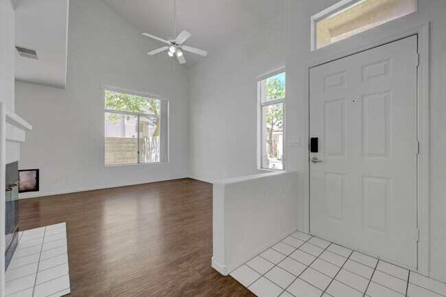 Building Photo - 193 Chadwell Ct