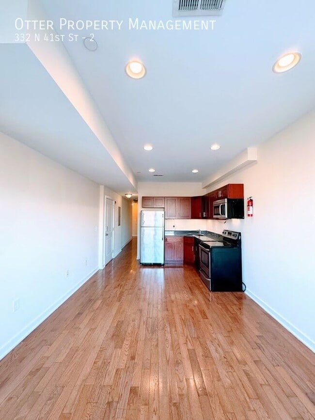 Building Photo - 332 N 41st St