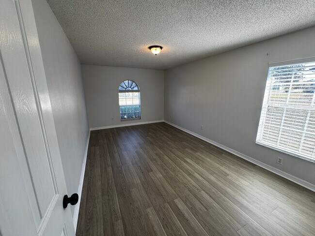 Building Photo - ? Move-In Ready 3/2/2 Near Ocala – Nearly 2,000 Sq Ft & Beautifully Updated! ?