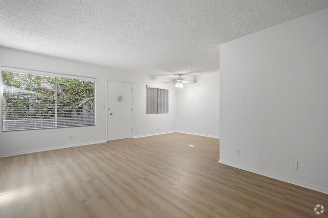 Building Photo - 934 6th St