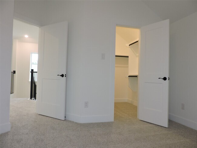 Building Photo - 12853 Meadow Wind Wy