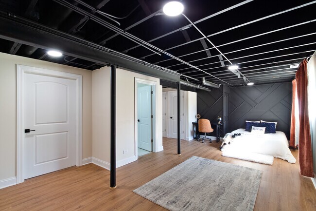 Building Photo - 1862 S Mark Ln