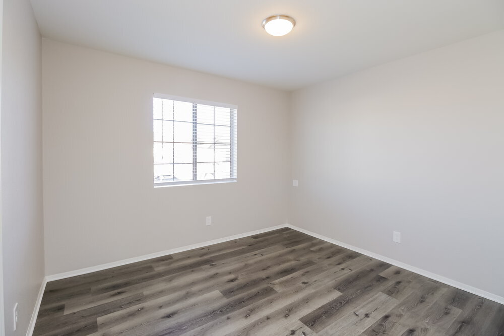 Building Photo - 2641 E Isabella Ave