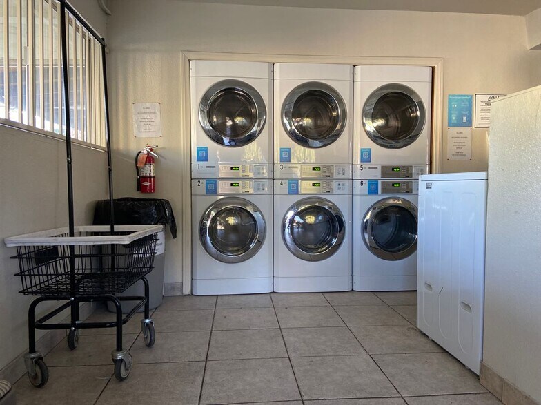 Building Photo - 9645 Spyglass Ave