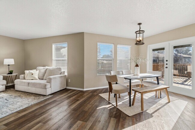 Building Photo - 1412 Prairie Rock