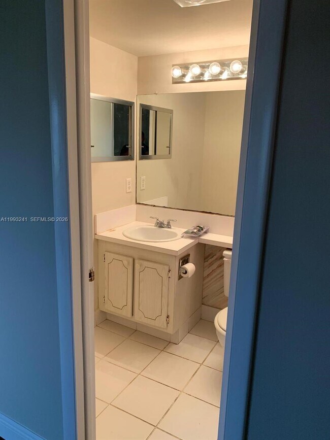 Building Photo - 134 Windsor G