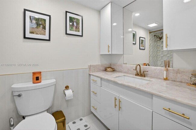 Building Photo - 3000 E Sunrise Blvd