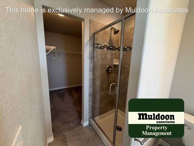 Building Photo - Newer build ready to move in!