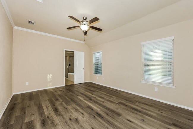 Building Photo - 517 Pawnee St