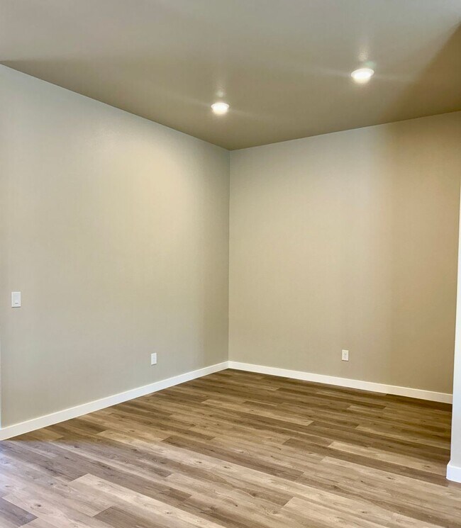 Building Photo - Newer Build in Frenship District! Beautiful 3/2/2 with Fridge and Sprinkler System!