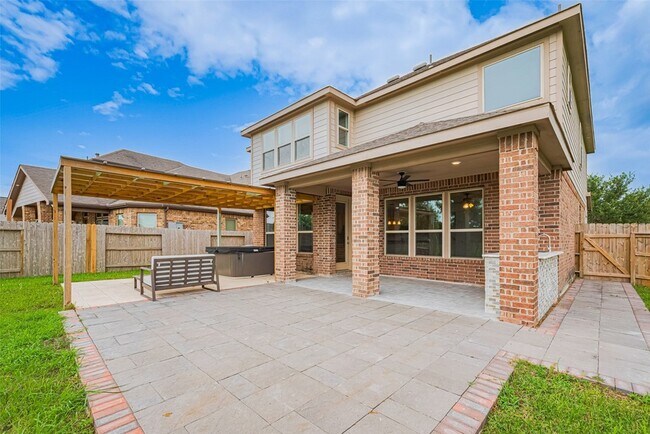 Building Photo - 3215 Laurel Bend Ln