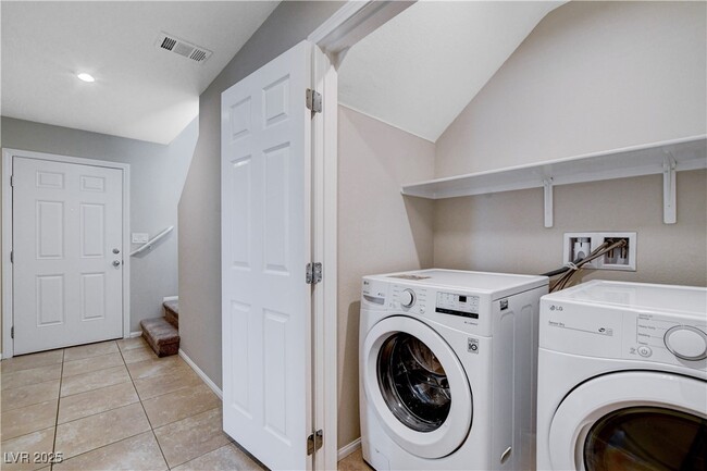 Building Photo - 1195 Paradise Basin Ct