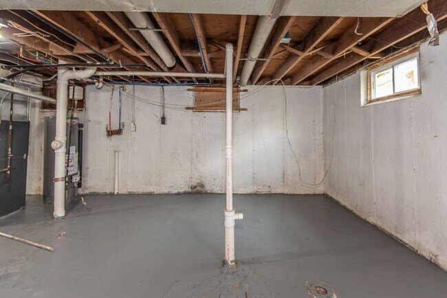 Building Photo - 104 Glen Garry Rd